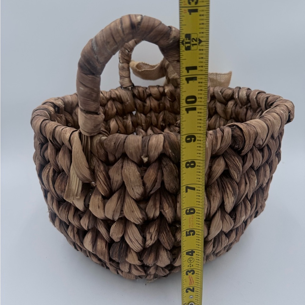 Vintage Water Hyacinth Round Woven Wicker Basket with Handles 13x9 - Picture 5 of 8